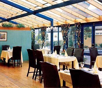 Whitegates Pub & Accommodation 킬라니 외부 사진