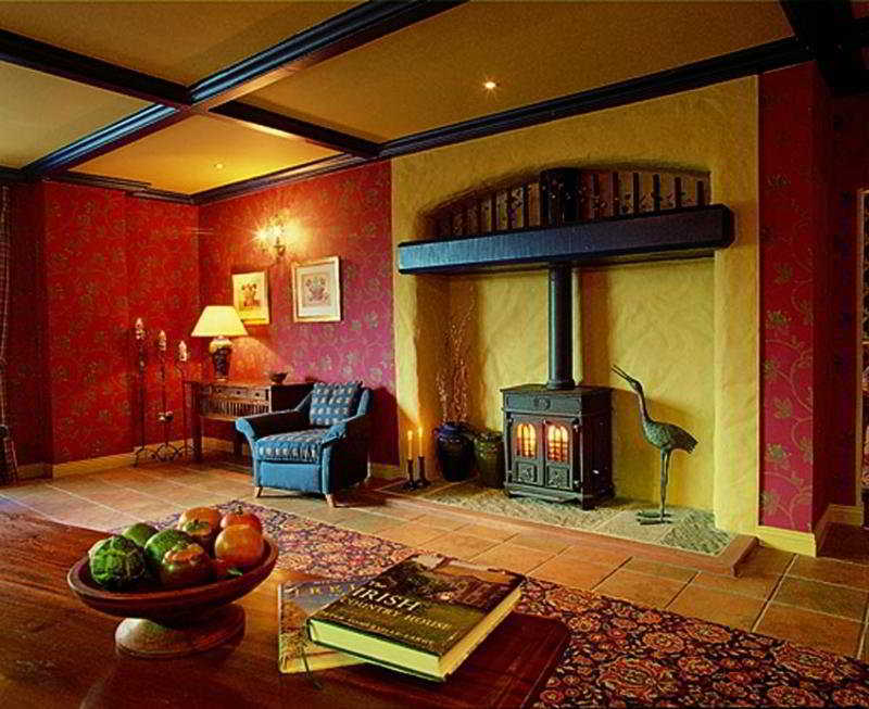 Whitegates Pub & Accommodation 킬라니 외부 사진