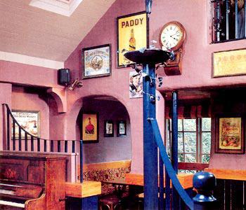Whitegates Pub & Accommodation 킬라니 외부 사진